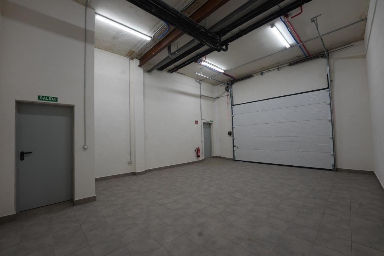 Larrion Hostal - Ostatua ภายนอก รูปภาพ