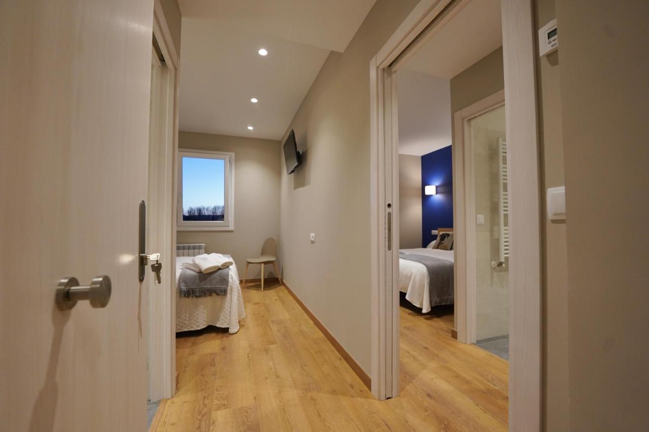 Larrion Hostal - Ostatua ภายนอก รูปภาพ